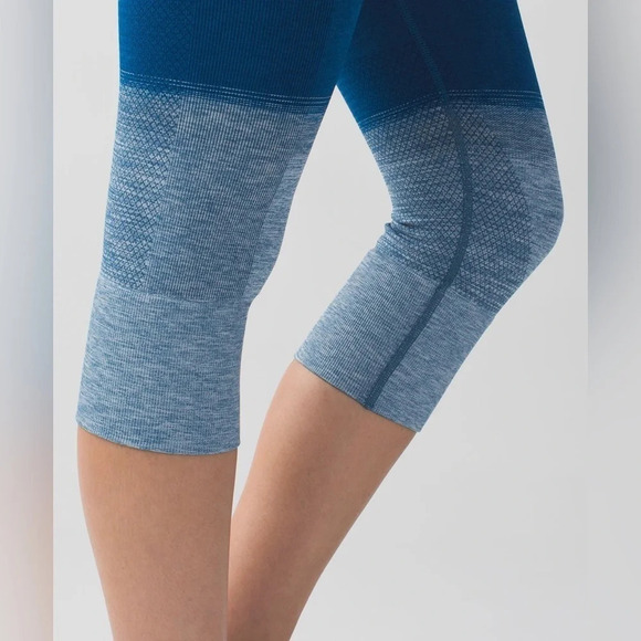 Lululemon • Seamlessly Street Crop - Picture 5 of 13